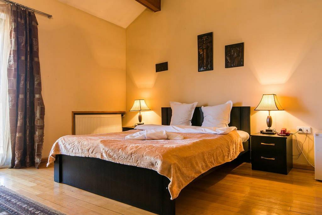 Hotel Royal Tbilisi ภายนอก รูปภาพ